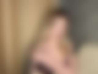 Live cam show with MaxieBevil - Bikini on CamwithHer