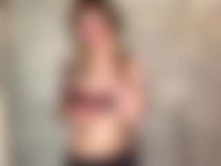 Live cam show with MaxieBevil - New Sexwebcam on AdultVida.com
