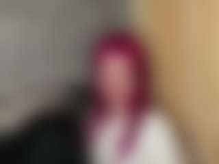 Live cam show with MaxieBevil - Blonde Hair on CamwithHer