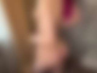 Live cam show with MaxieBevil - Yoga on AdultVida.com