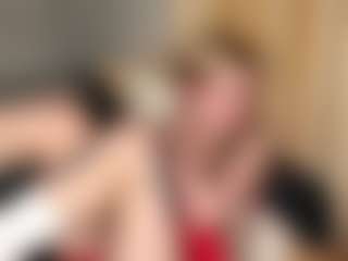 Live cam show with MaxieBevil - Yoga on CSO-WL