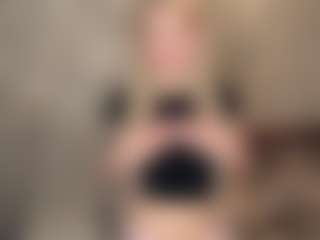 Live cam show with MaxieBevil - Nipple Piercings on xDating