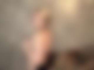 Live cam show with MaxieBevil - Athletic Middle Aged on Mixed Magazine Live