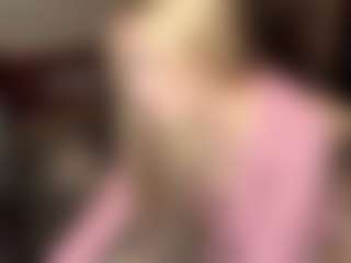Live cam show with MaxieBevil - Body Massage on Camsoda