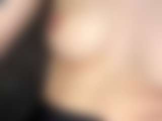 MaxieBevil's Live Sex Cam Show