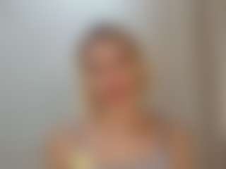 Live cam show with TeressaEstabrooks - Mature on madthumbs