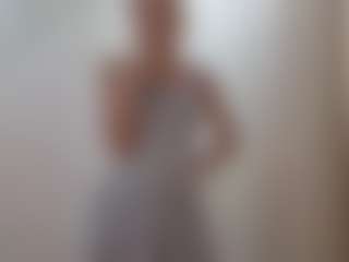 Live cam show with TeressaEstabrooks - Petite Young Adult on Camsoda