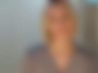 Live cam show with TeressaEstabrooks - Petite on Camsoda