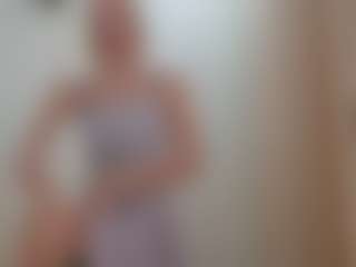 Live cam show with TeressaEstabrooks - Brown Eyes Blonde Hair on Camsoda