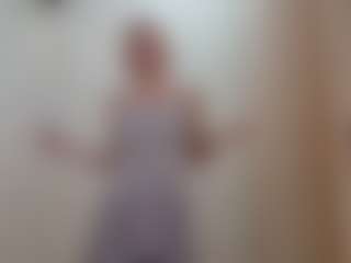 Live cam show with TeressaEstabrooks - Brown Eyes Blonde Hair on Camsoda