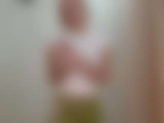 Live cam show with TeressaEstabrooks - Granny Blonde Hair on Hubzter Live