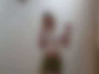 Live cam show with TeressaEstabrooks - Average on madthumbs