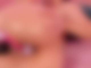 Live cam show with violeth-7 - Curvy Small Tits on intimatelivegirls.com