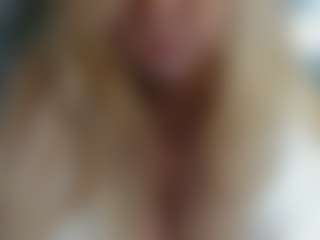 WetLuna1's Live Sex Cam Show