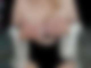 Live cam show with WetLuna1 - Moaning on Camsoda