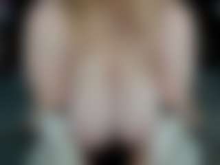 WetLuna1's Live Sex Cam Show