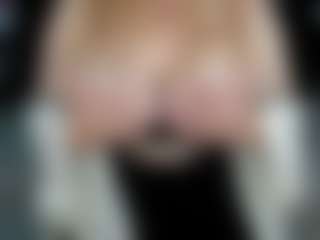 WetLuna1's Live Sex Cam Show