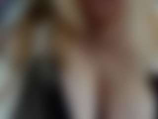 WetLuna1's Live Sex Cam Show