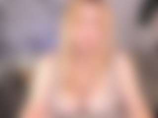 WetLuna1's Live Sex Cam Show