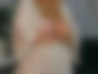 Live cam show with WetLuna1 - Green Eyes on Milfs Live
