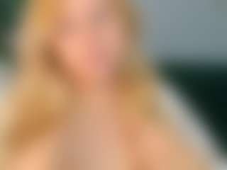 Live cam show with WetLuna1 - Smoking on Milfs Live