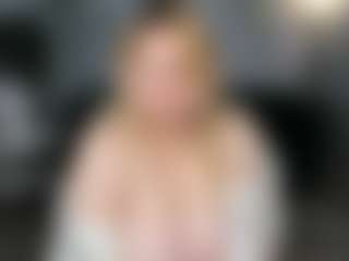 Live cam show with WetLuna1 - Green Eyes on camwithhim.com