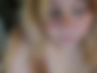 Live cam show with WetLuna1 - Upskirt on Gym Cam Girls