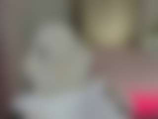 Live cam show with WetLuna1 - Green Eyes on Instabang