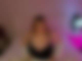 Live cam show with WetLuna1 - Tittyfuck on dropp.cam