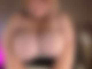 Live cam show with WetLuna1 - Doggy on CamClone