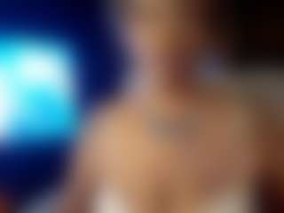 LushDiamonds MILF webcam performer live streaming
