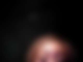 Live cam show with LushDiamonds - Strip MILF on Camiplay Live