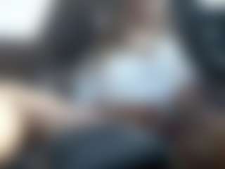 LushDiamonds MILF webcam performer live streaming