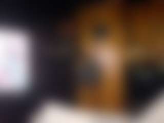 LushDiamonds MILF webcam performer live streaming