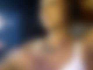Live cam show with LushDiamonds - Bedroom Curvy on liverealitysex.com