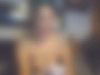 LushDiamonds MILF webcam performer live streaming