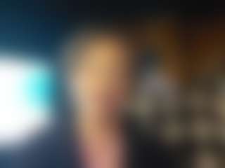 Live cam show with LushDiamonds - Tease MILF on CamClone