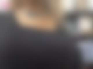 Live cam show with LushDiamonds - Shaved Pussy MILF on liverealitysex.com