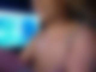 LushDiamonds MILF webcam performer live streaming