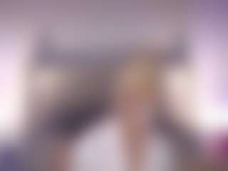 Live cam show with Gwen Taylor - Shaved on boobsie.com