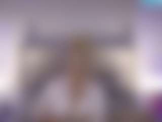 Live cam show with Gwen Taylor - Shaved on Milfs Live