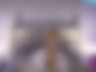 Live cam show with Gwen Taylor - Blonde Hair on milfzrlive.com