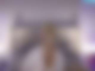 Live cam show with Gwen Taylor - Shaved on milfzrlive.com