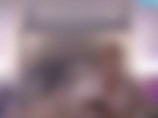 Live cam show with Gwen Taylor - Shaved on milfzrlive.com