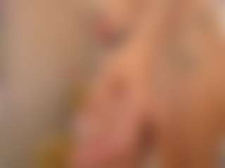 Live cam show with CrystalMus - Deepthroat on Camsoda