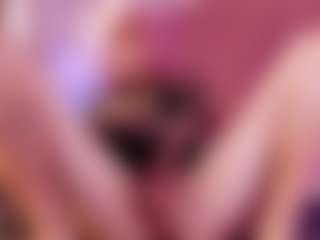 Live cam show with DaphneVelmont - Submissive on infinitiblacc.com