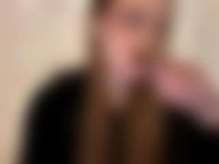 Live cam show with LorenDragone - Athletic Young Adult on UwU Esports