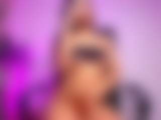 luucy-18's Live Sex Cam Show
