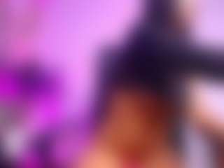luucy-18's Live Sex Cam Show