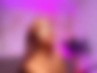 luucy-18's Live Sex Cam Show